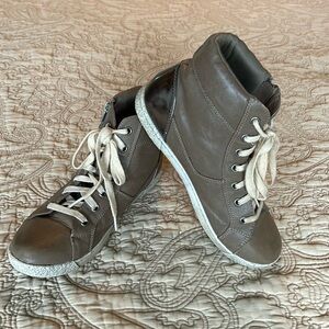 Shoes/boots w/ laces & zipper